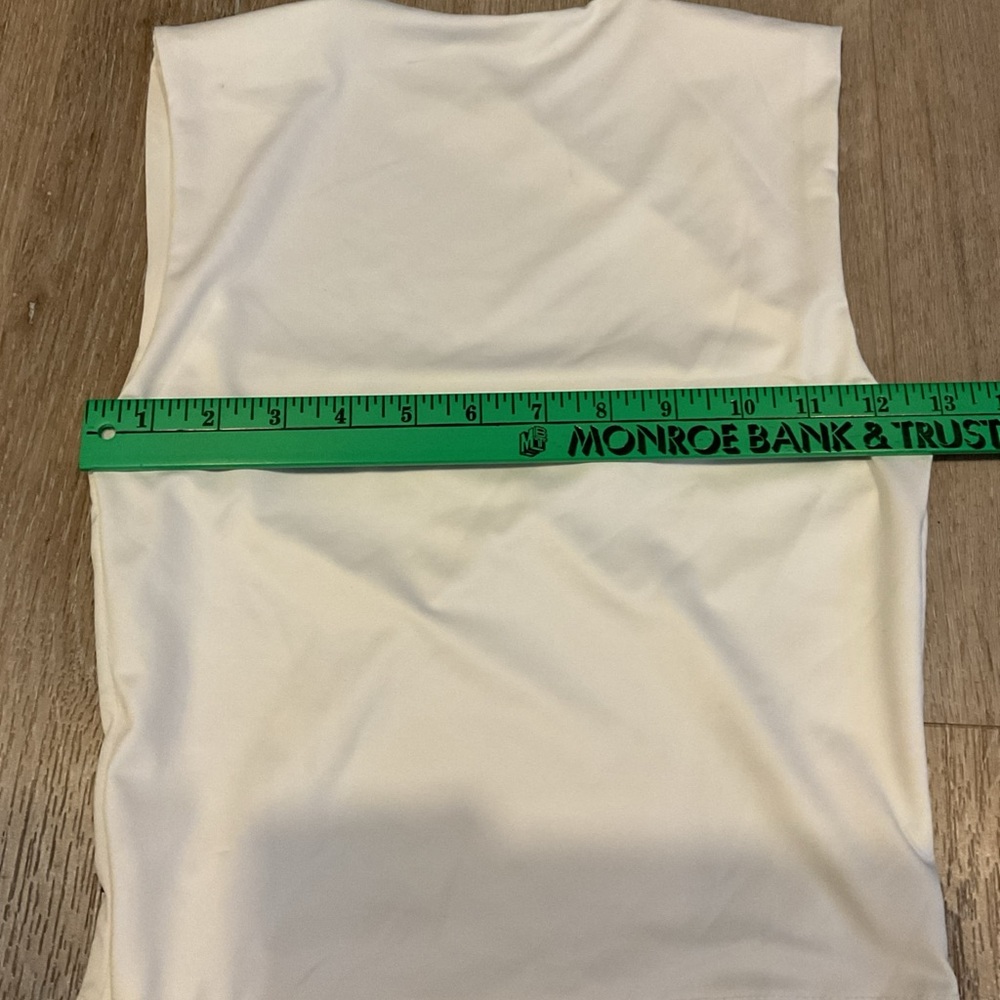 Live in the Moment - Elegant Cream Sleeveless Top - Ladies Size Small - Picture 7 of 9